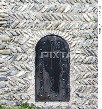 medieval door, old door 127721016