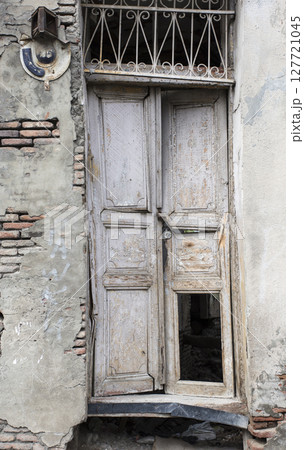 medieval door, old door 127721045