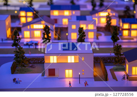 住宅模型のジオラマ 127728556