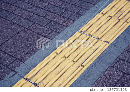 点字ブロック 127731598