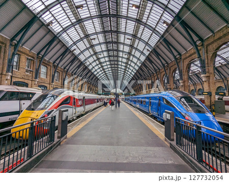 LONDON, UK - APRIL 29: Eurostar train on APRIL 29, 2024. Eurostar train locomotive at St. Pancras station in London, UK. LONDON, UK - APRIL 29: Eurostar train on APRIL 29, 2024. Eurostar train locomotive at St. Pancras station in London, UK. 127732054