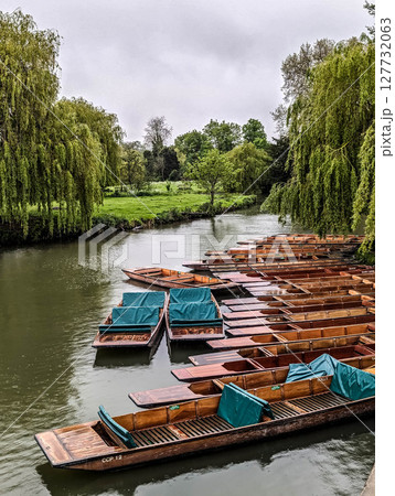Cambridge, UK - MAY 03 2024 : street scenes in Cambridge, UK. It's a university city and the county town of Cambridgeshire, England. Cambridge, UK - MAY 03 2024 : street scenes in Cambridge, UK. It's a university city and the county town of Cambridgeshire, England. 127732063