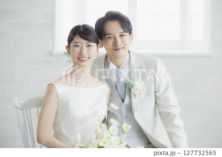 ウェディング　新郎新婦　　 127732565