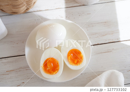 ゆで卵 127733102