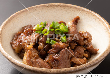 豚 コメカミ ピリ辛焼き 豚 コメカミ ピリ辛焼き 127738265