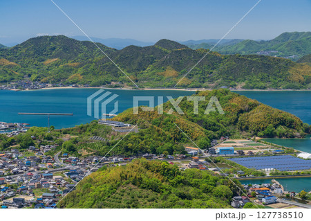 《広島県》瀬戸内海に浮かぶ因島・白滝山山頂の眺望 《広島県》瀬戸内海に浮かぶ因島・白滝山山頂の眺望 127738510