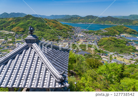 《広島県》瀬戸内海に浮かぶ因島・白滝山山頂の眺望 《広島県》瀬戸内海に浮かぶ因島・白滝山山頂の眺望 127738542