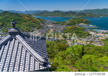 《広島県》瀬戸内海に浮かぶ因島・白滝山山頂の眺望 《広島県》瀬戸内海に浮かぶ因島・白滝山山頂の眺望 127738596