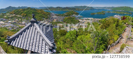 《広島県》瀬戸内海に浮かぶ因島・白滝山山頂の眺望 《広島県》瀬戸内海に浮かぶ因島・白滝山山頂の眺望 127738599