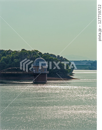多摩湖の取水塔 多摩湖の取水塔 127738722