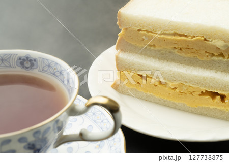 厚焼きたまごサンド たまごサンドと紅茶 厚焼きたまごサンド たまごサンドと紅茶 127738875