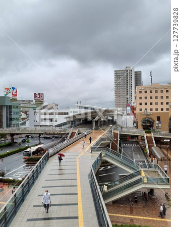 雨上がりの上尾駅東口駅前 雨上がりの上尾駅東口駅前 127739828