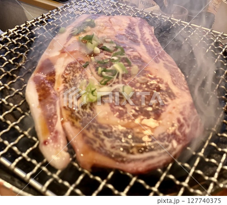 国産牛ロースの焼肉 国産牛ロースの焼肉 127740375