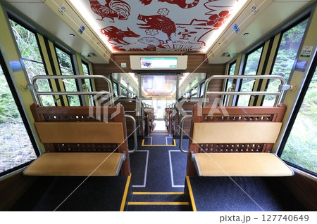 【南海】N10形+N20形の車内(高野山ケーブル) 【南海】N10形+N20形の車内(高野山ケーブル) 127740649