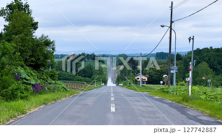 The beautiful views in Hokkaido 127742887