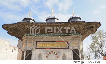 トルコ トプカプ宮殿 アフメット3世の泉 127745856