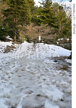 滋賀県　安土城跡の冬景色 127746468