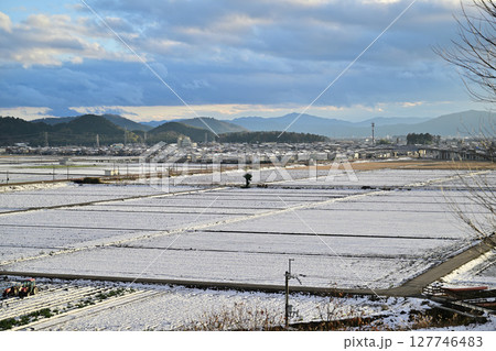 滋賀県　安土城跡からの冬景色 127746483