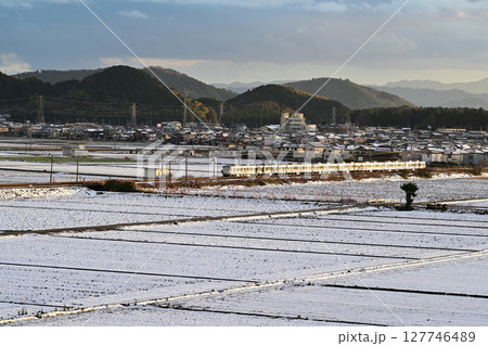 滋賀県 安土城跡からの冬景色 滋賀県 安土城跡からの冬景色 127746489