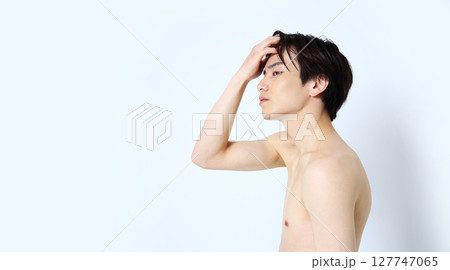 男性のポートレート　ビューティーイメージ 127747065