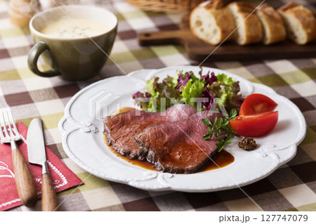 ローストビーフ 127747079