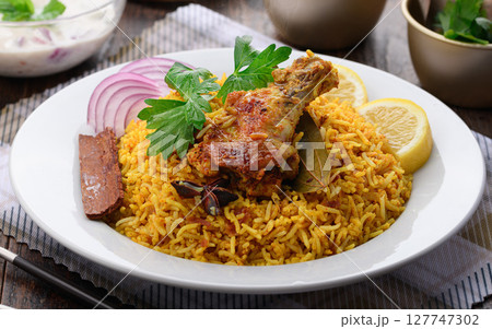 スパイス香る本格チキンビリヤニとインド料理セット スパイス香る本格チキンビリヤニとインド料理セット 127747302