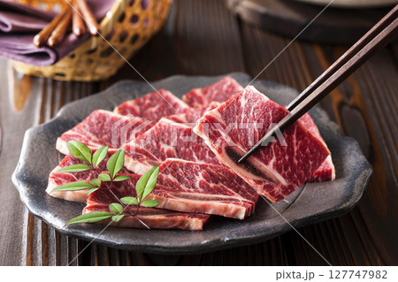 和牛骨付きカルビ 和牛骨付きカルビ 127747982