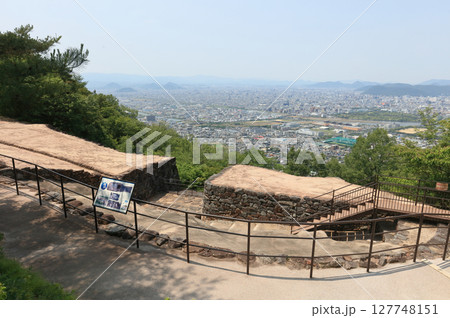 古代朝鮮式山城「屋嶋城」の城門と高松市街 古代朝鮮式山城「屋嶋城」の城門と高松市街 127748151