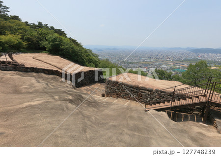 古代朝鮮式山城「屋嶋城」の城門と高松市街 127748239