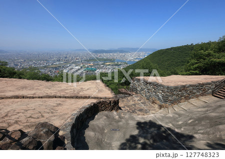 古代朝鮮式山城「屋嶋城」の城門と高松市街 古代朝鮮式山城「屋嶋城」の城門と高松市街 127748323