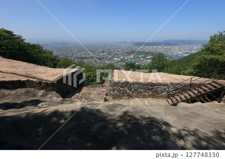 古代朝鮮式山城「屋嶋城」の城門と高松市街 古代朝鮮式山城「屋嶋城」の城門と高松市街 127748330