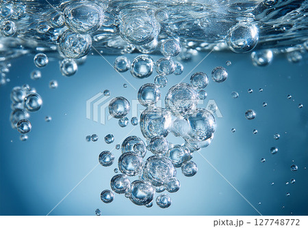 水中の気泡 127748772