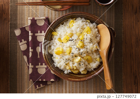 栗おこわ 栗おこわ 127749072