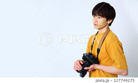 男性カメラマンのイメージ 男性カメラマンのイメージ 127749275
