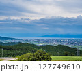 高台から眺める砺波平野 127749610