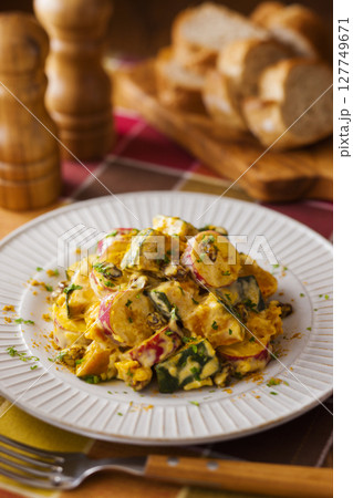 かぼちゃとさつまいものサラダ 127749671