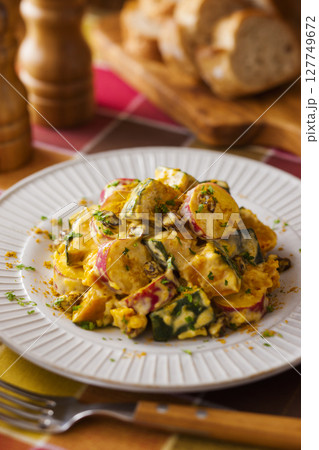 かぼちゃとさつまいものサラダ 127749672