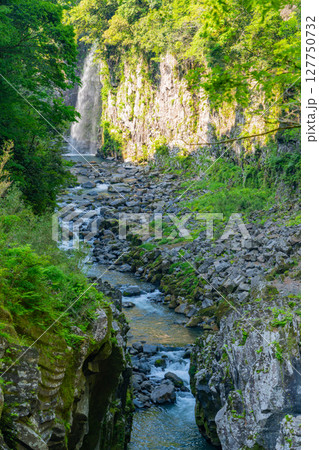 （宮崎県）高千穂峡　上流部の滝 127750732