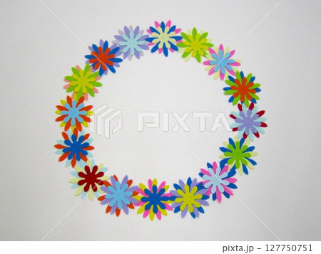 カラフルなカット花のフレーム まる カラフルなカット花のフレーム まる 127750751