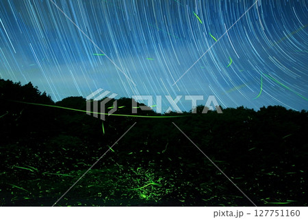 星の軌跡と棚田のホタル 星の軌跡と棚田のホタル 127751160