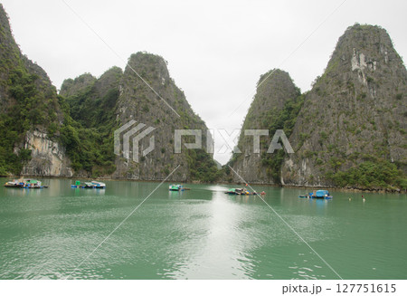 Settlement of fishermen and limestone cliffs. 127751615