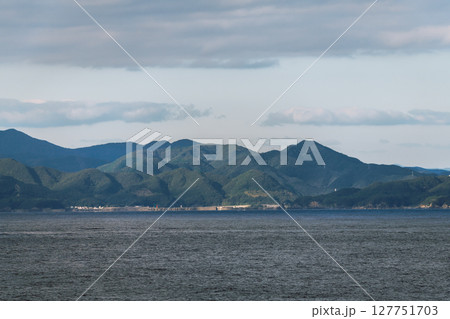 【東京九州フェリーはまゆう新門司行 足摺岬沖を航行】 【東京九州フェリーはまゆう新門司行 足摺岬沖を航行】 127751703