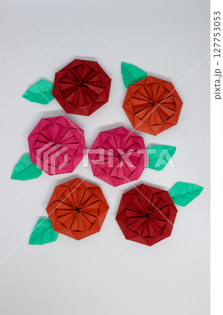 折り紙で作った花 折り紙で作った花 127753053