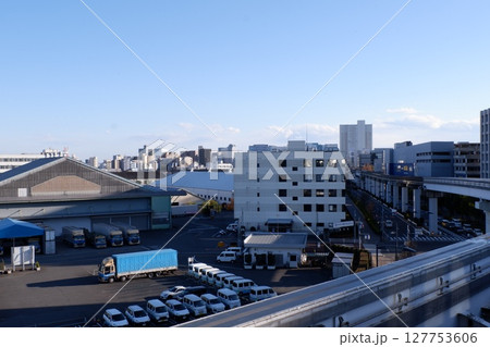 高松駅から見たタチヒの建物 127753606