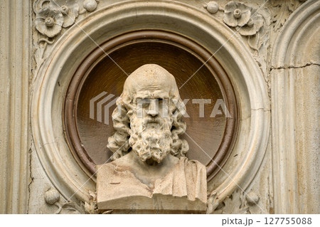Galen galeno sculpture of famous ancient doctor 127755088