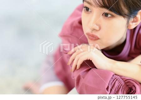 綺麗な女性モデルのポートレート撮影 127755145