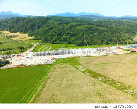 初夏の北海道八雲町でJR北海道新幹線八雲駅周辺工事現場の風景を空撮 初夏の北海道八雲町でJR北海道新幹線八雲駅周辺工事現場の風景を空撮 127755556