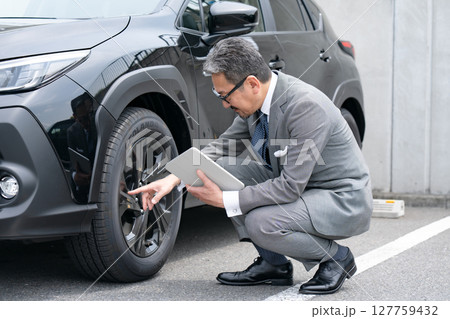 車　ディーラー　点検　査定 127759432