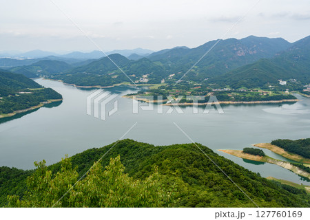 Landscape of Cheongpung Lake near Jecheon city in Chungcheongbukdo province in South Korea 127760169