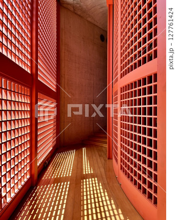 淡路島にある安藤忠雄氏設計の本福寺水御堂 127761424